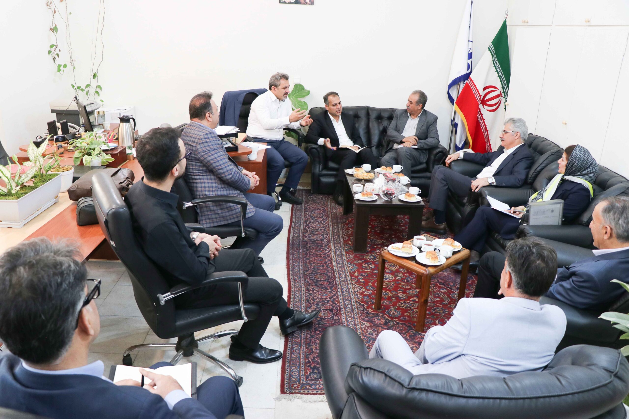 بررسی راهکارهای تأمین مالی صنایع پاییندستی پتروشیمی در نشست مشترک اتاق تعاون ایران و بانک توسعه تعاون بررسی راهکارهای تأمین مالی صنایع پاییندستی پتروشیمی در نشست مشترک اتاق تعاون ایران و بانک توسعه تعاون
